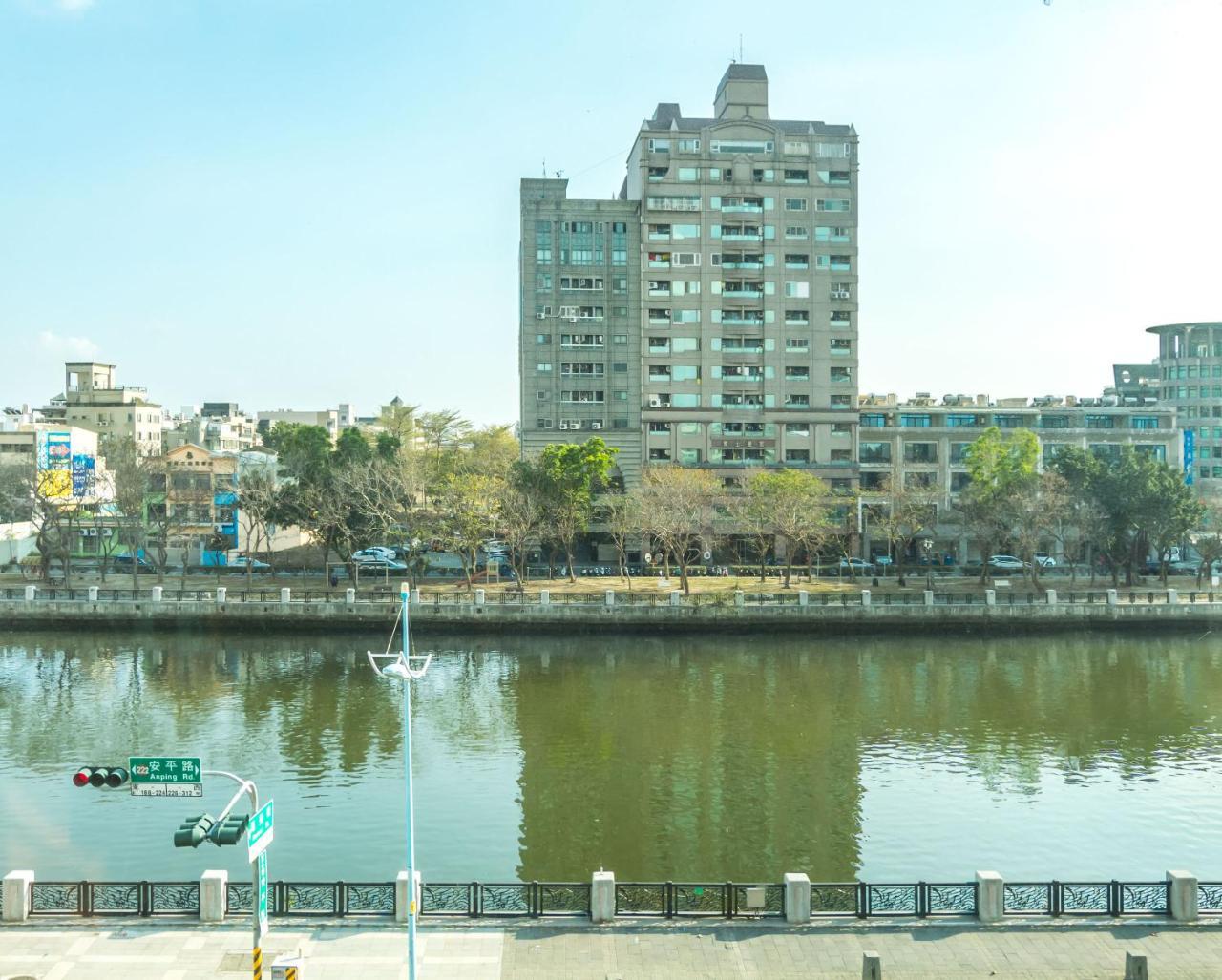 טאינאן Haian Stay Riverside Bed And Breakfast מראה חיצוני תמונה